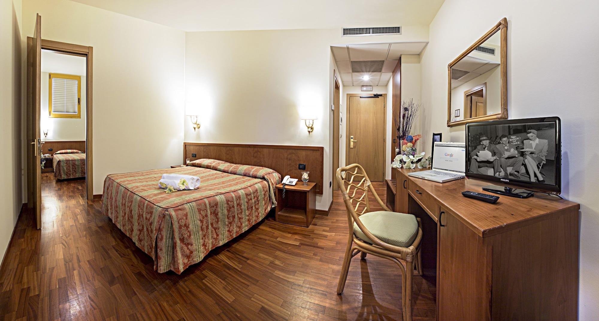 Hotel Tivoli Esterno foto