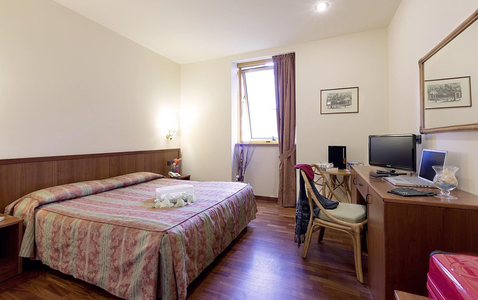 Hotel Tivoli Esterno foto