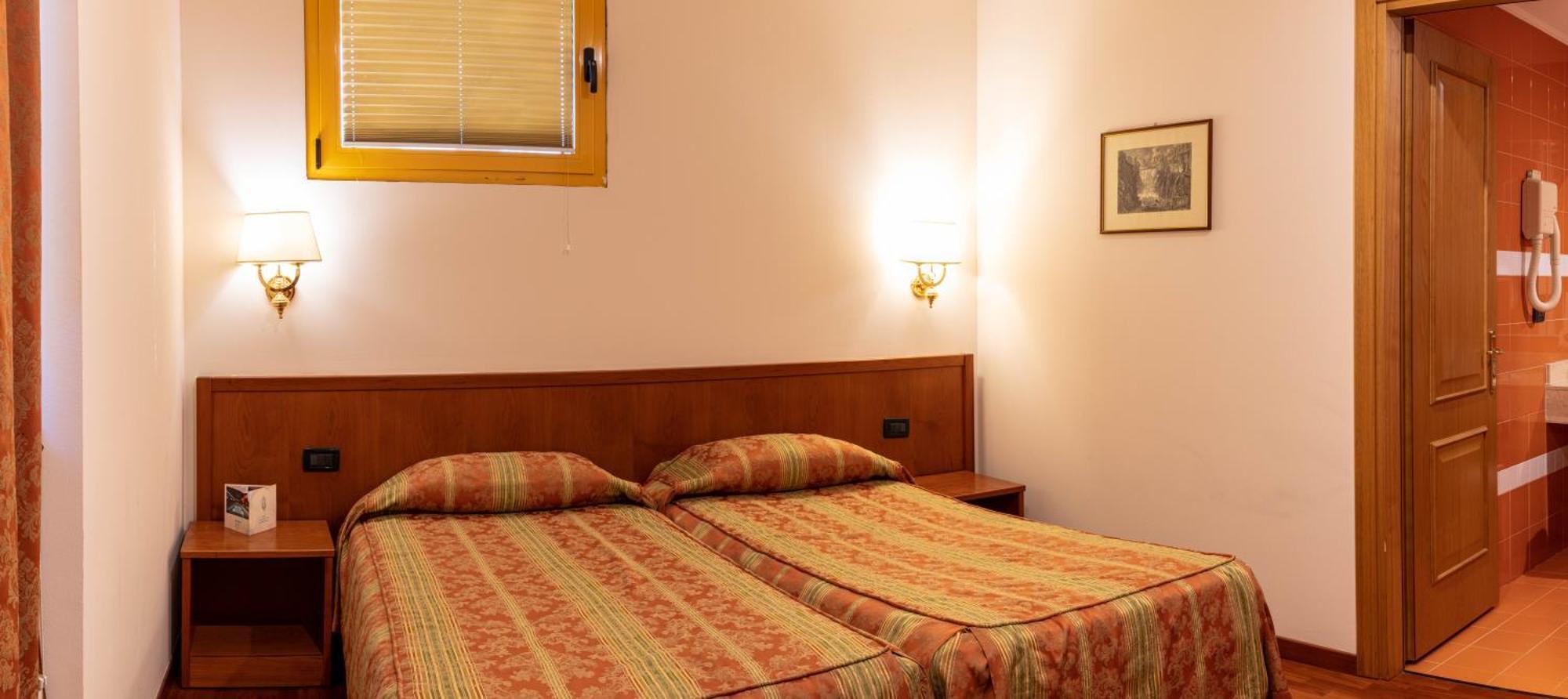 Hotel Tivoli Esterno foto