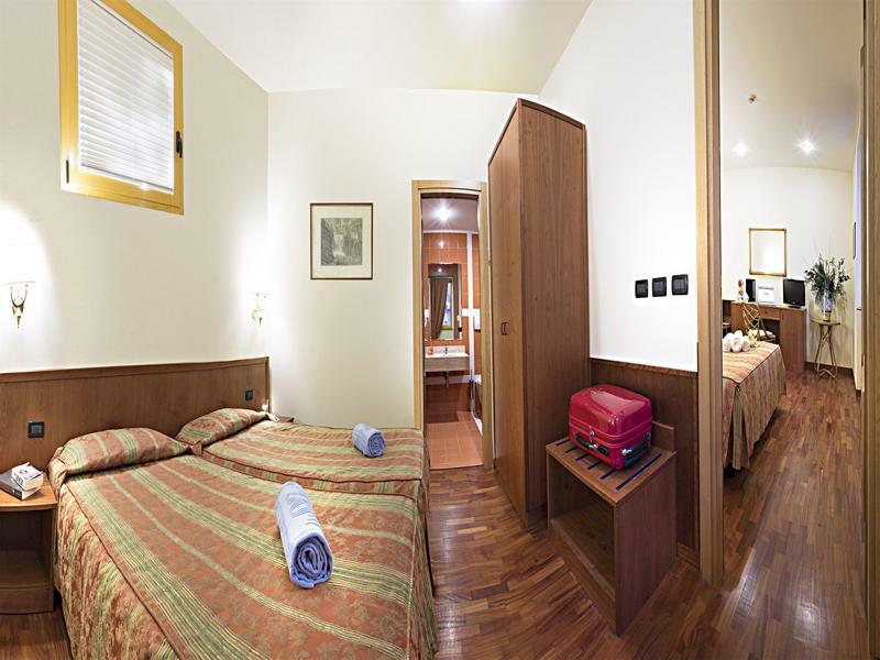 Hotel Tivoli Esterno foto